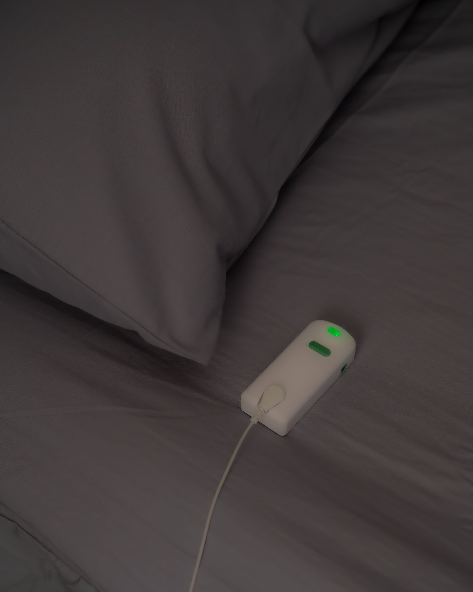 Vitality Earthing-Kissen auf dem Bett — nächtliche Anwendung